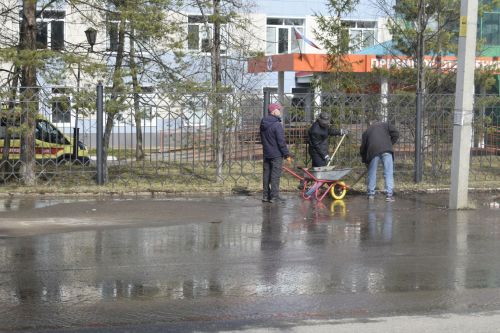 Весенняя уборка в городе Бавлы: санитарный двухмесячник в разгаре