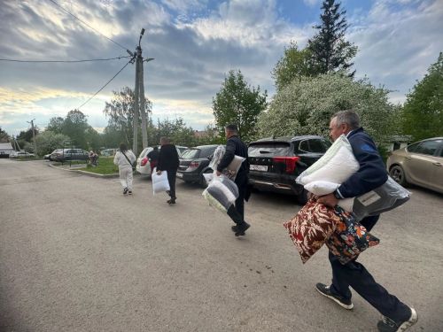 Сбор гуманитарной помощи продолжается