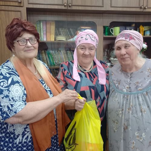 Дети войны получили подарки