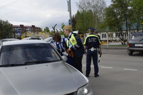 Сотрудники Госавтоинспекции Бавлов приняли участие в акции «Дороги Победы»