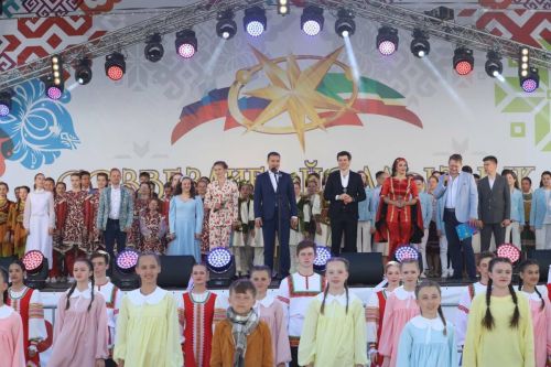 Артисты фестиваля «Созвездие – Йолдызлык» выступят с концертом в День России в Казани