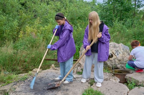 В Бавлах прошла экологическая акция по очистке родника