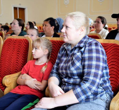 В Бавлах вручили рюкзаки будущим первоклассникам