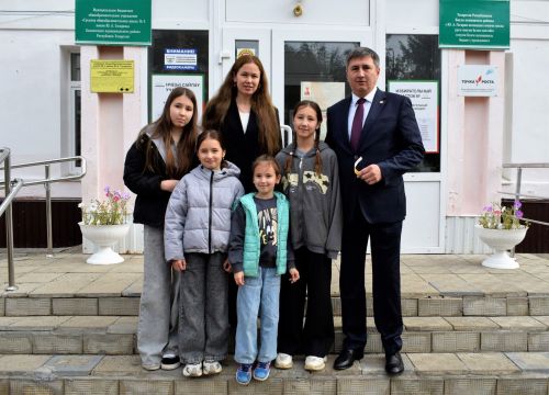 Глава Бавлинского района проголосовал на своём избирательном участке