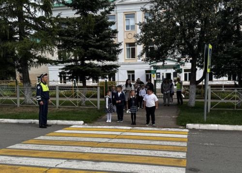 С первоклассниками Бавлинской школы №3 отработали навыки безопасного перехода