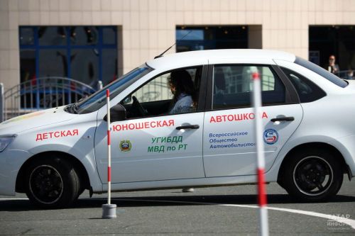 Россияне смогут получать водительские права без автошкол