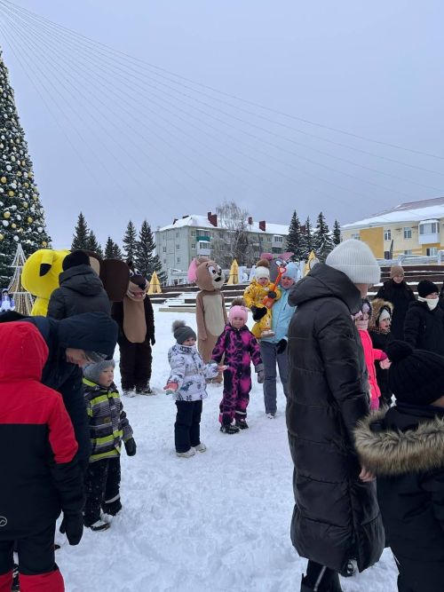В Бавлах прошёл «Сказочный снегопад»
