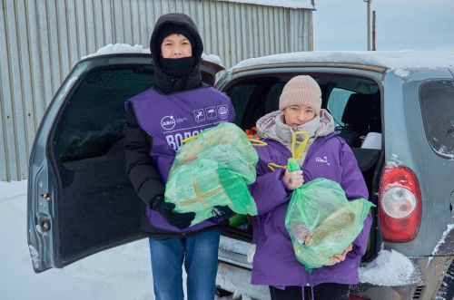 В Бавлах волонтеры провели акцию «Миска добра»