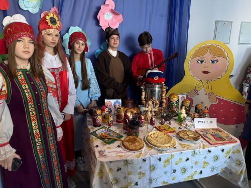 В Бавлах прошёл школьный фестиваль народов России «Единство в многообразии»