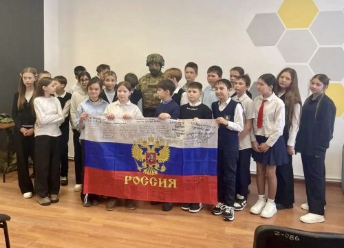 Встреча, которая запомнится надолго: бавлинские школьники пообщались с участником СВО