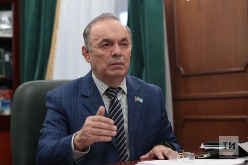 Экзам Губайдуллин поздравил сотрудников органов местного самоуправления РТ с профессиональным праздником