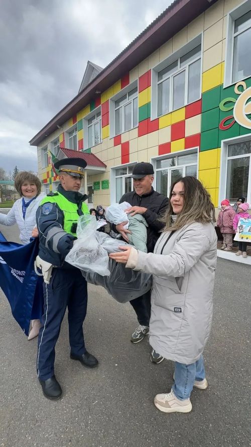 В бавлинском детском саду прошла акция «Ребёнок – главный пассажир»