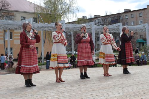 Бавлинцы отмечают праздник Весны и Труда