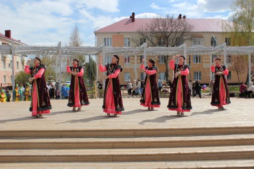 Бавлинцы отмечают праздник Весны и Труда
