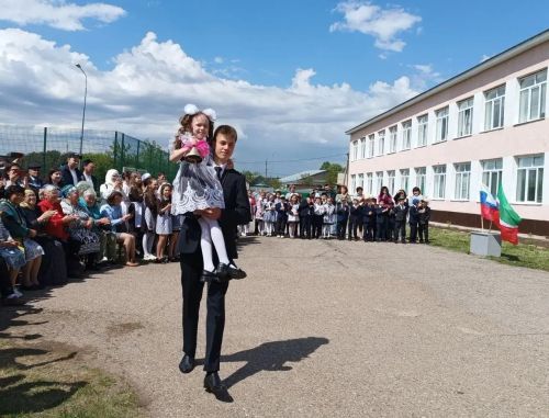 Скоро в бавлинских школах прозвенит последний звонок