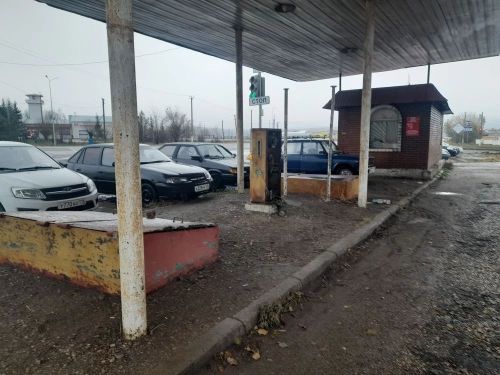 В Бавлах демонтировали заброшенную АЗС
