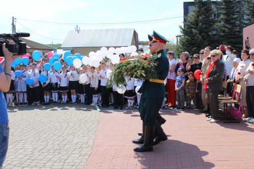 В парке «Ватан» прошёл митинг ко Дню Победы