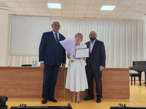 Свидетельства о занесении на Электронную доску почёта РТ вручили жителям Бавлинского района