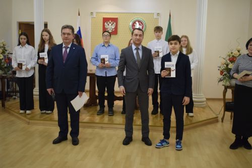 Торжественное вручение паспортов юным бавлинцам