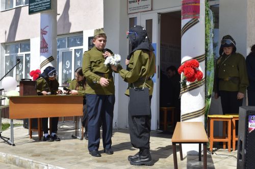 В школе села Кзыл-Яр провели большой концерт