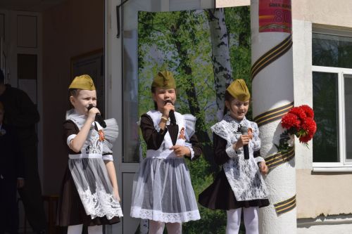 В школе села Кзыл-Яр провели большой концерт