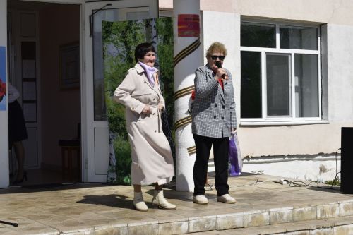 В школе села Кзыл-Яр провели большой концерт