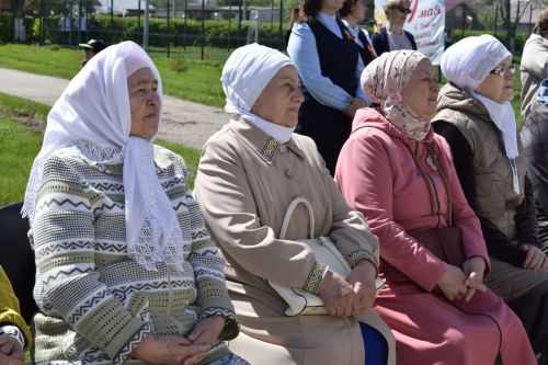 В школе села Кзыл-Яр провели большой концерт