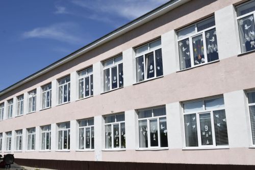 В школе села Кзыл-Яр провели большой концерт