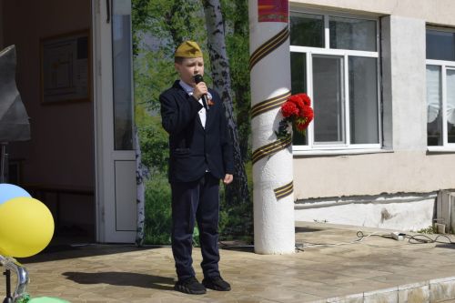 В школе села Кзыл-Яр провели большой концерт