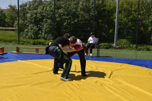 В школе села Кзыл-Яр провели большой концерт