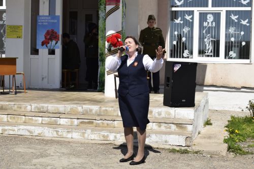 В школе села Кзыл-Яр провели большой концерт