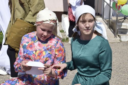 В школе села Кзыл-Яр провели большой концерт