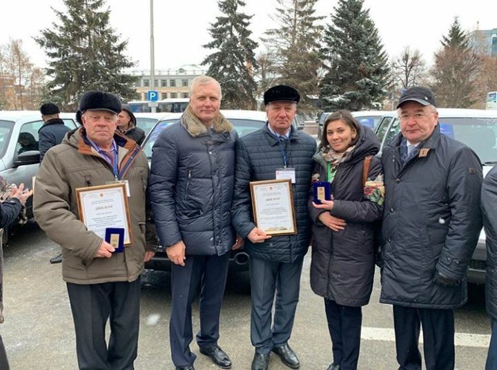 Главам сельских поселений Бавлинского района вручили ключи от новых автомобилей