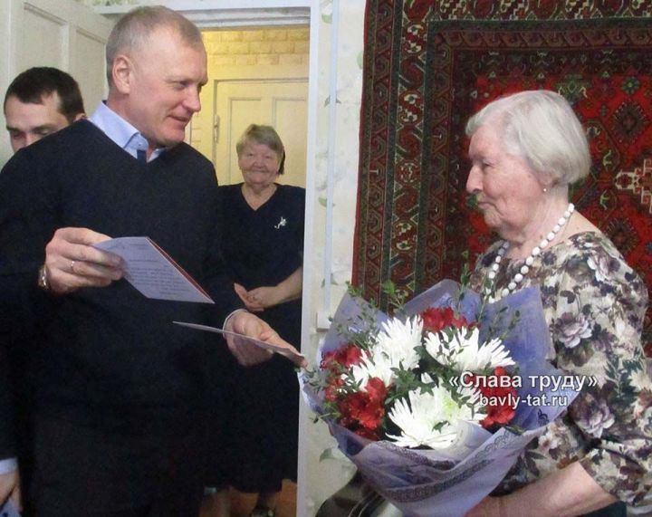 Бавлинская учительница-ветеран Нина Москвичёва отметила 90-летний юбилей