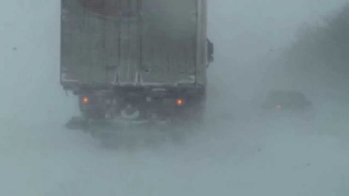 Из-за непогоды на трассах в Татарстане ограничено движение автобусов и грузовиков