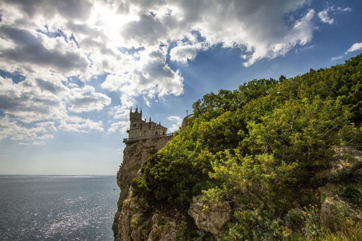 Крым привлекает туристов: на полуострове откроют игорную зону