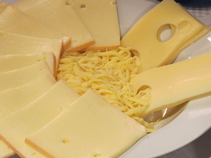 Диетологлар тиз ябыктыра торган сыр диетасы уйлап чыгарган
