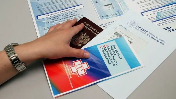 Россияне смогут обращаться в поликлиники без медполиса
