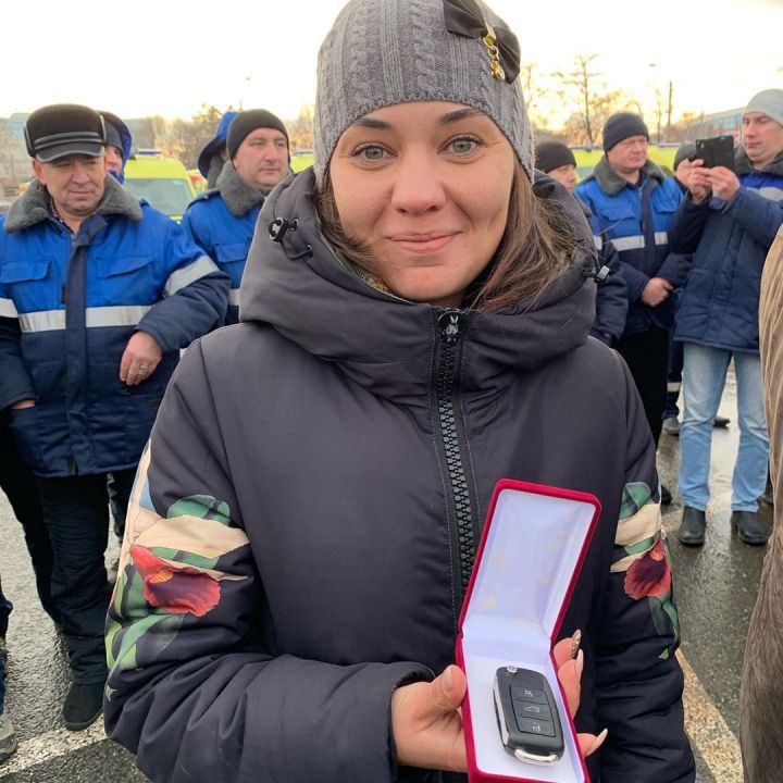 Бавлинские школьники будут ездить в школу на новом автобусе