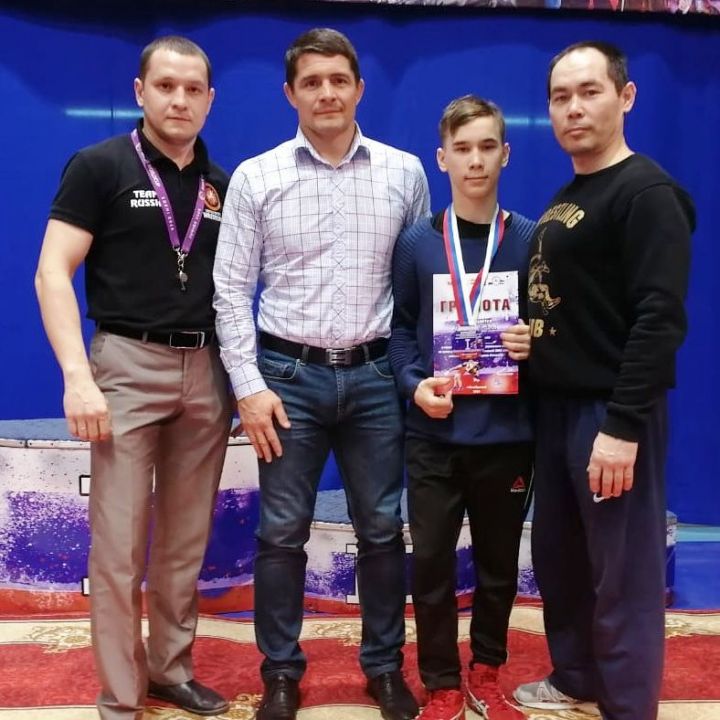Бавлинский спортсмен стал победителем первенства ПФО по греко-римской борьбе