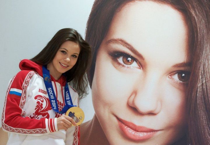 В Бавлах на летних сборах фигуристов тренирует олимпийская чемпионка Елена Ильиных