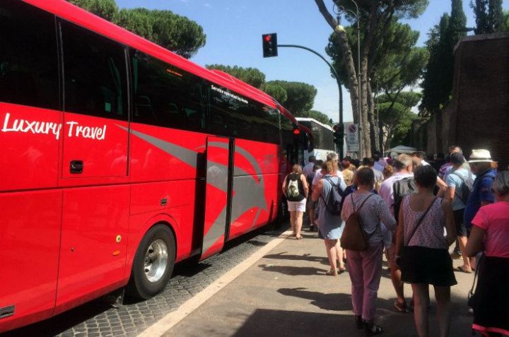 Рожающую итальянку высадили из автобуса и наказали