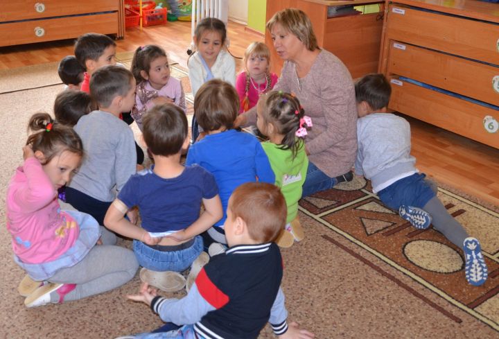 Бавлинская воспитательница высшей категории: "Дети должны чувствовать, что вы их любите"