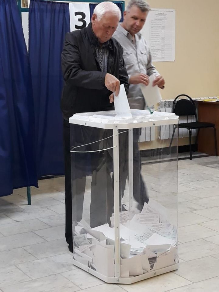 Леонид Якунин проголосовал в Бавлах