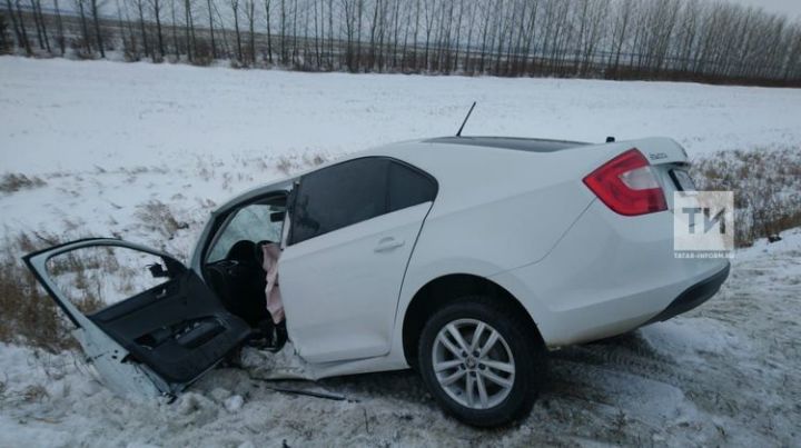 В Татарстане очередная авария: лобовое столкновение иномарок