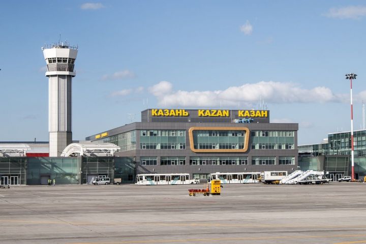 В аэропортах Казани проводится усиленный двойной контроль прибывающих