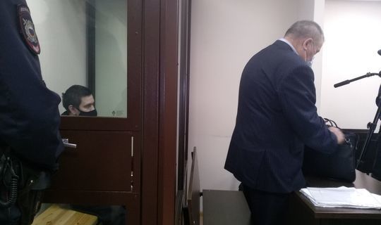 В Татарстане мужчина разбил ребенку голову об асфальт за то, что мальчик веткой задел его окно