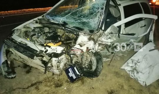 Водитель легковушки погиб после лобового столкновения на трассе в РТ