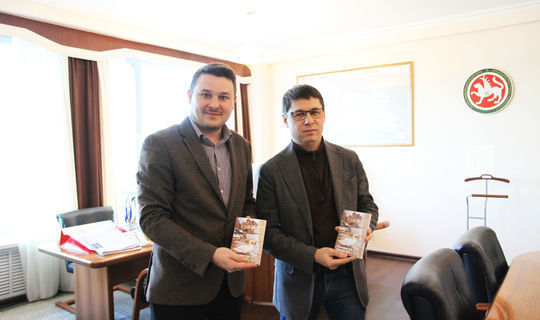Татарские произведения теперь в кармане: Журнал «Казан утлары» начинает выпуск книг в уменьшенном формате