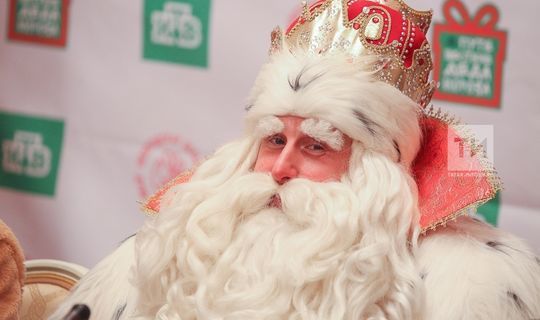 Борода из ваты и, конечно, маска: COVID-правила для Дедов Морозов